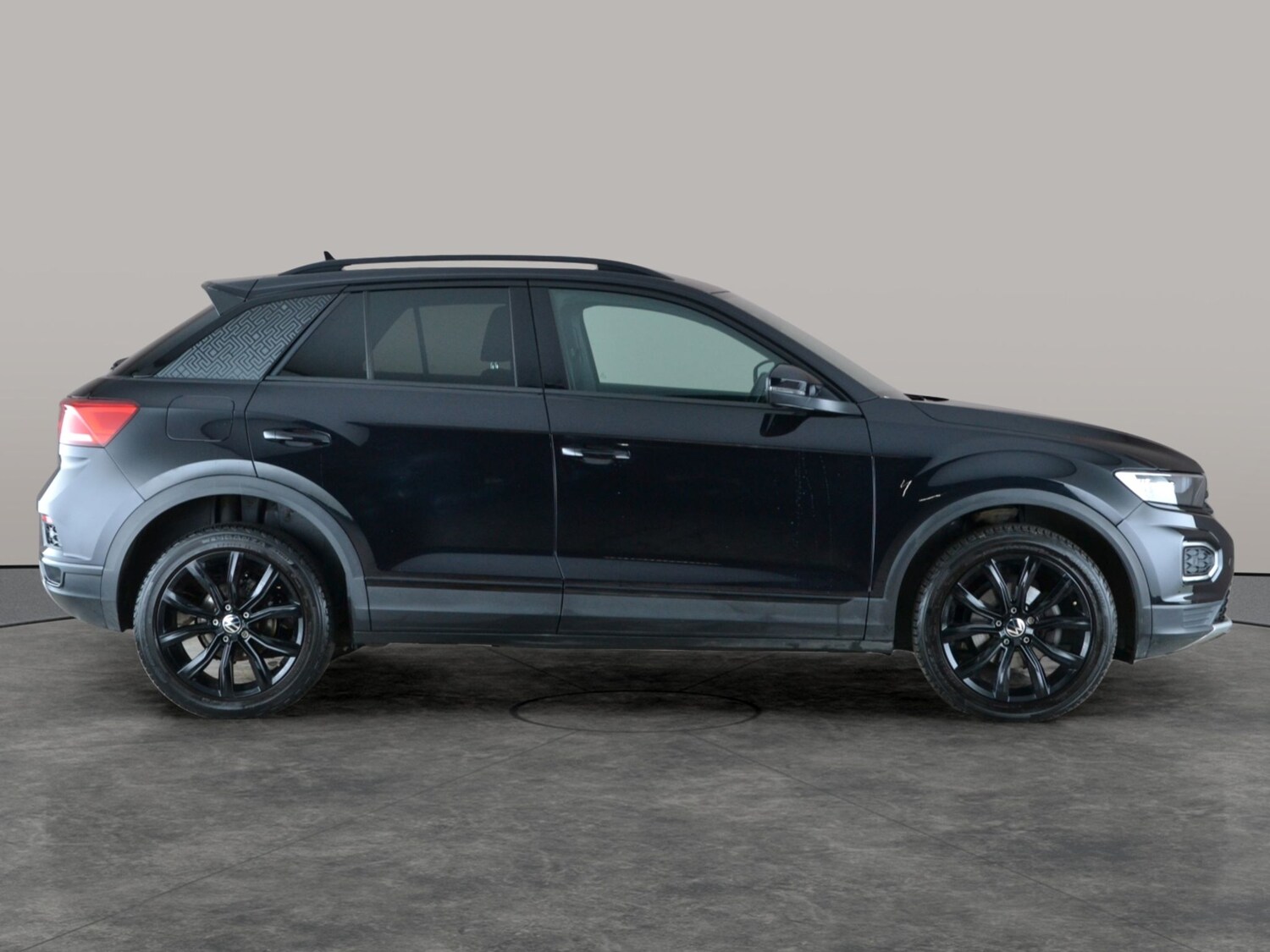 Used Volkswagen T-Roc 2021 for sale - 77639918: Photo 8
