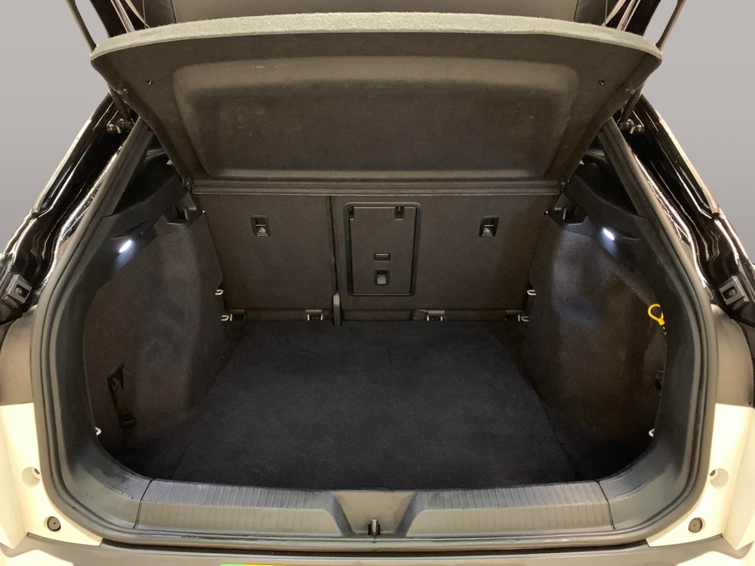 Used Volkswagen ID.4 2021 for sale - 76722570: Photo 33