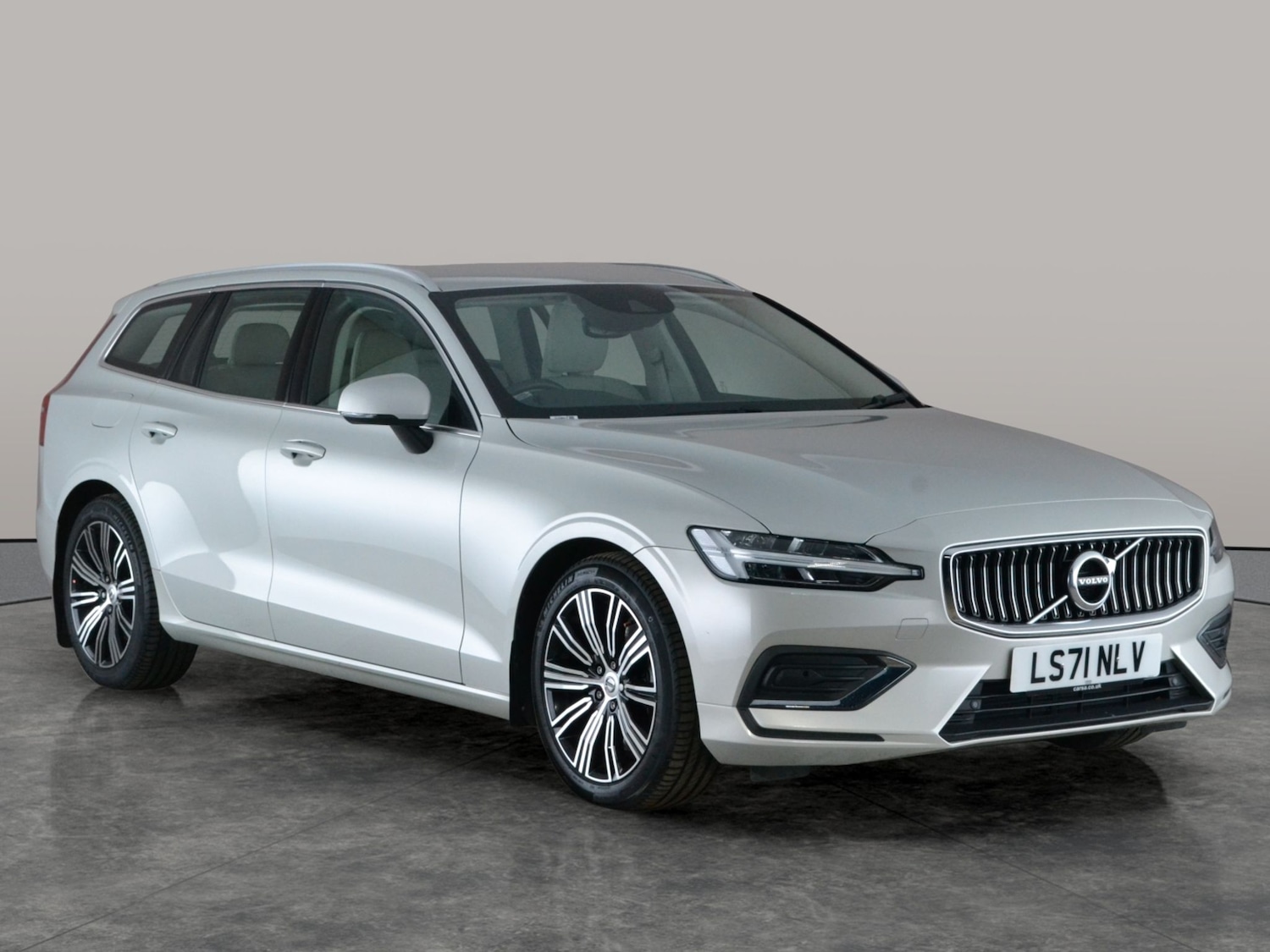 Used Volvo V60 2021 for sale - 77776064: Photo 9