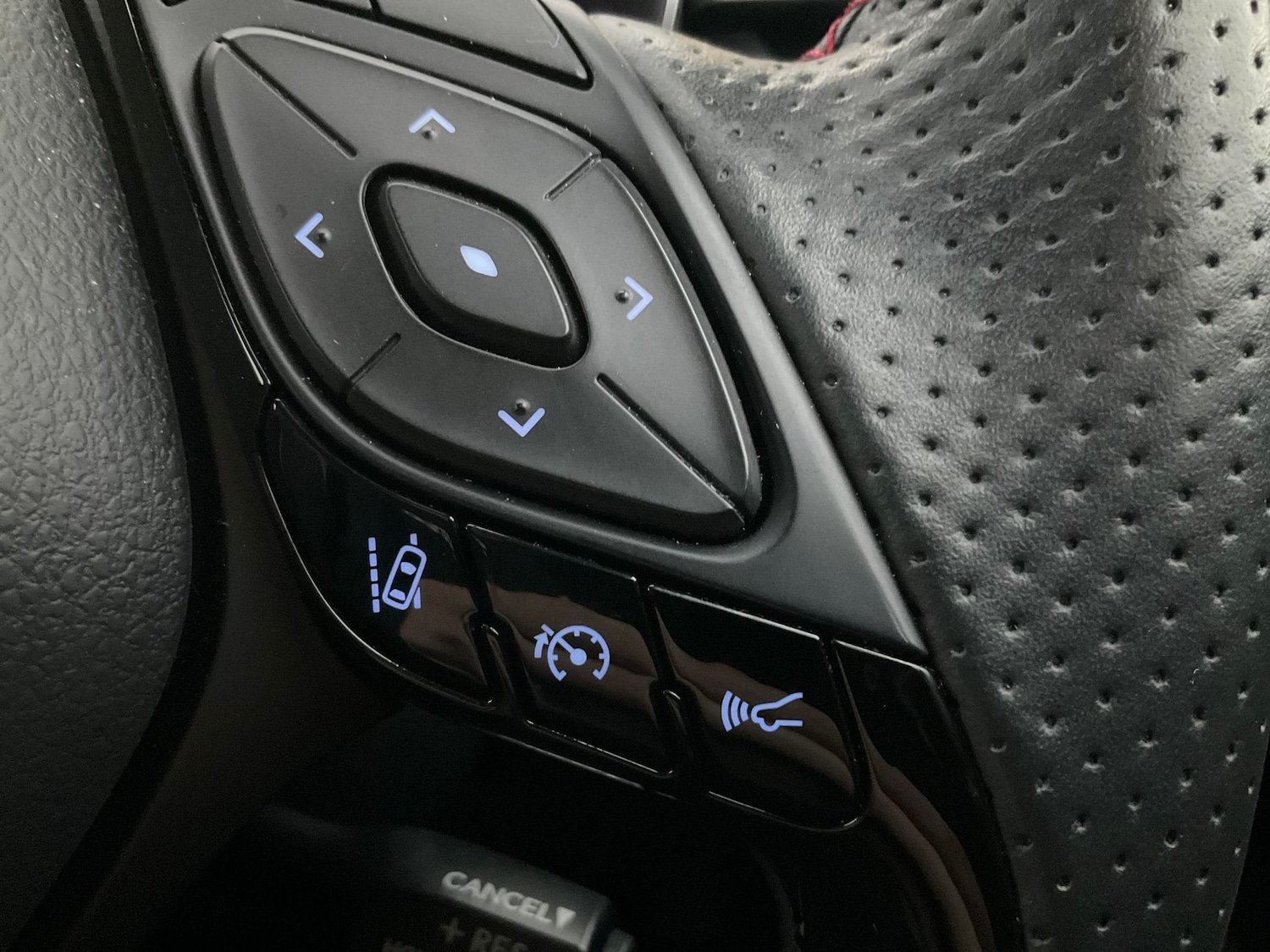 Used Toyota C-HR 2023 for sale - 76222398: Photo 19