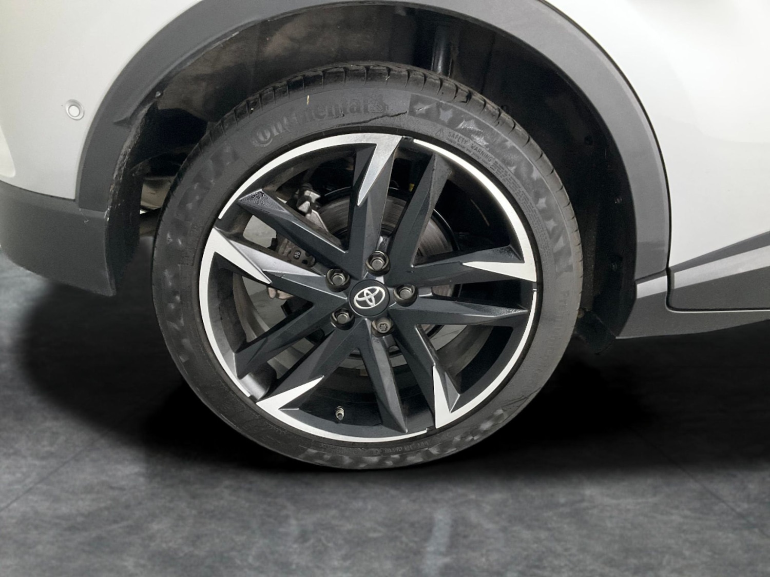 Used Toyota C-HR 2023 for sale - 76222398: Photo 24