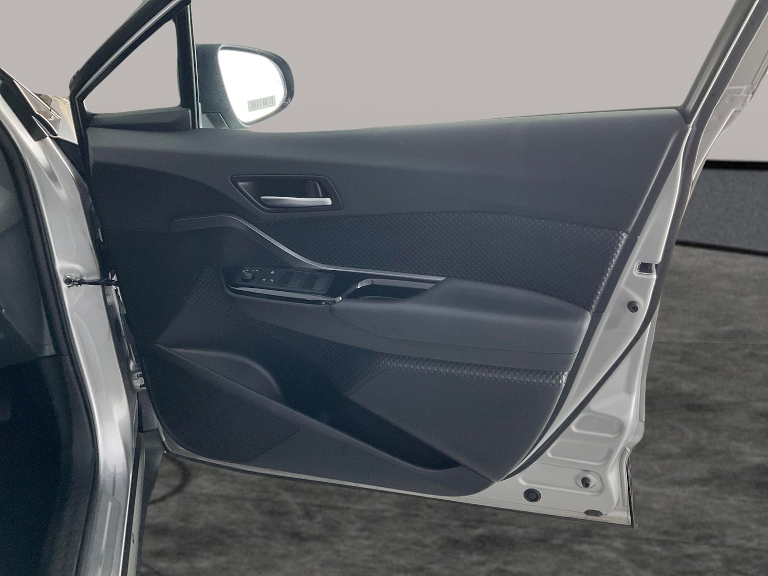 Used Toyota C-HR 2023 for sale - 76222398: Photo 29