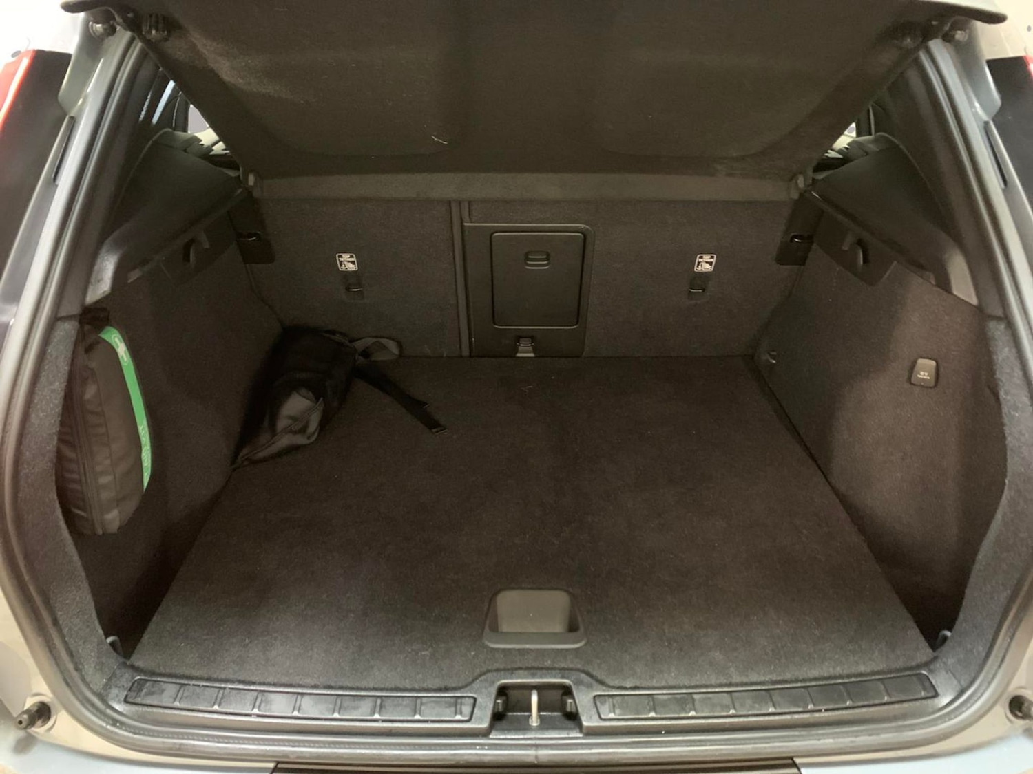 Used Volvo XC40 2022 for sale - 77241228: Photo 34