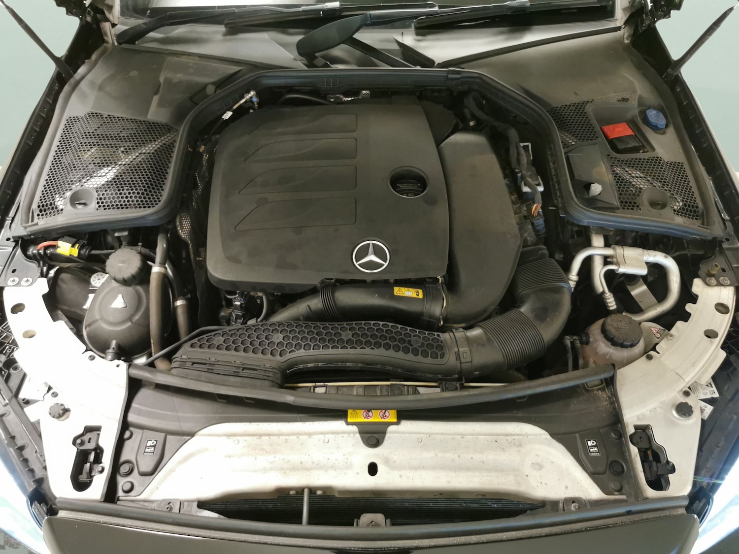 Used Mercedes-Benz C Class 2019 for sale - 76969557: Photo 32