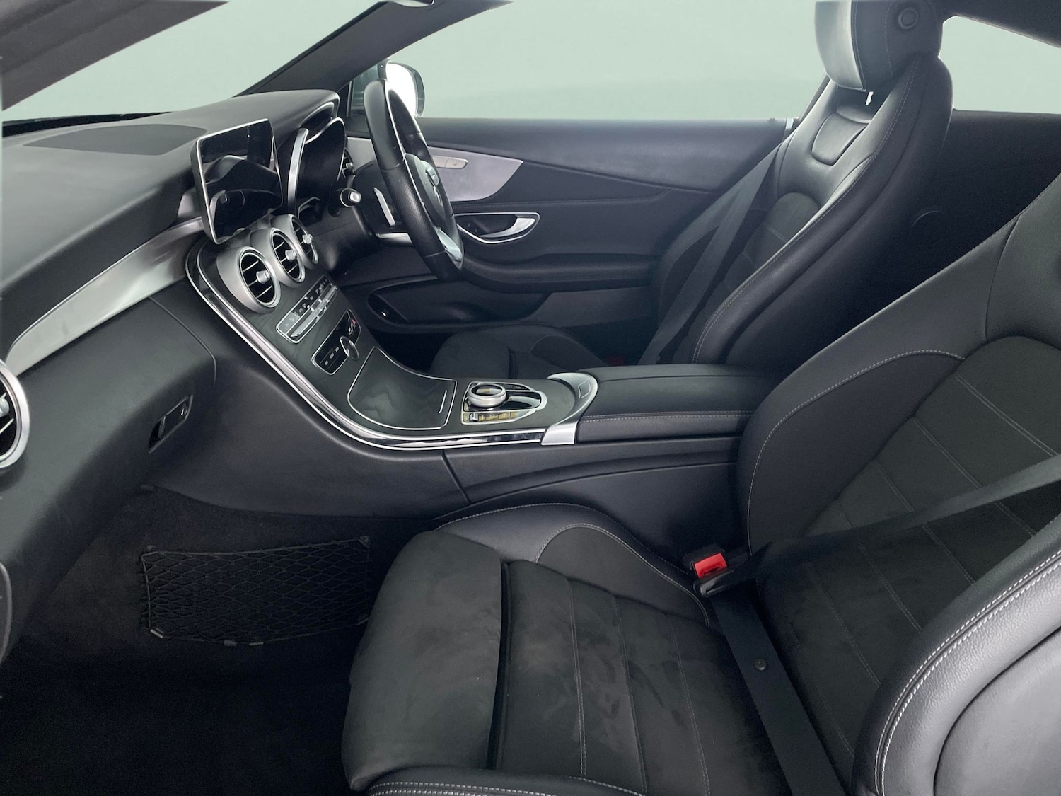 Used Mercedes-Benz C Class 2021 for sale - 76931896: Photo 4