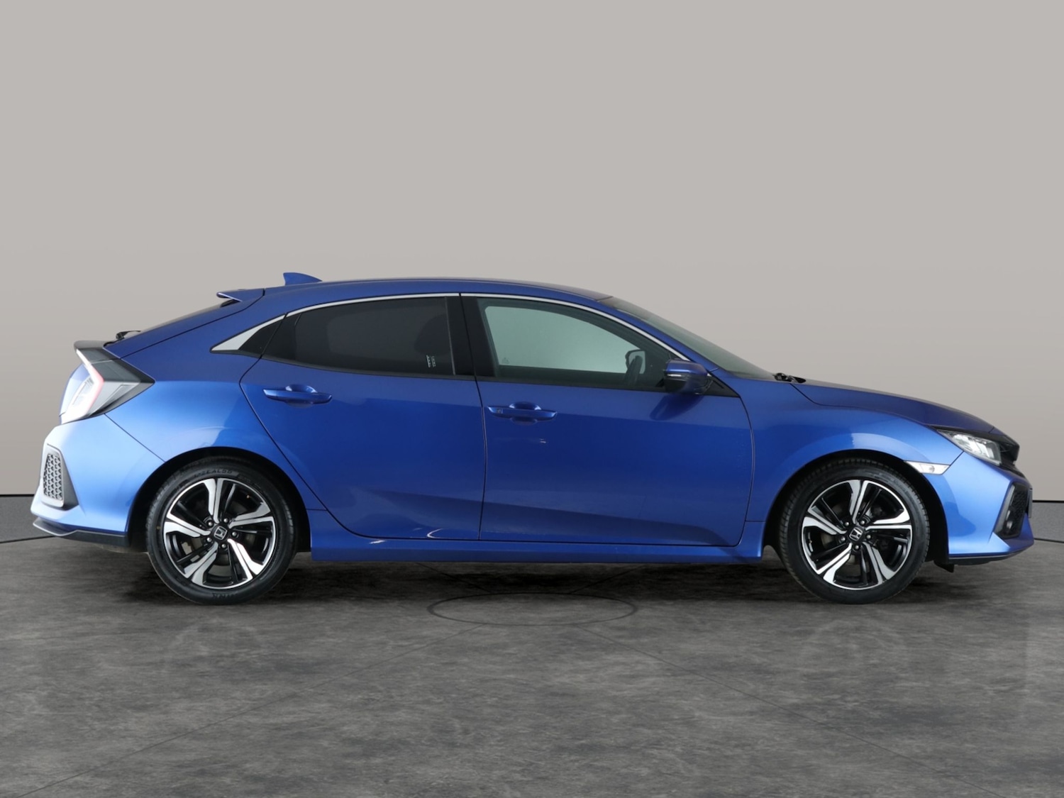 Used Honda Civic 2018 for sale - 76627523: Photo 9