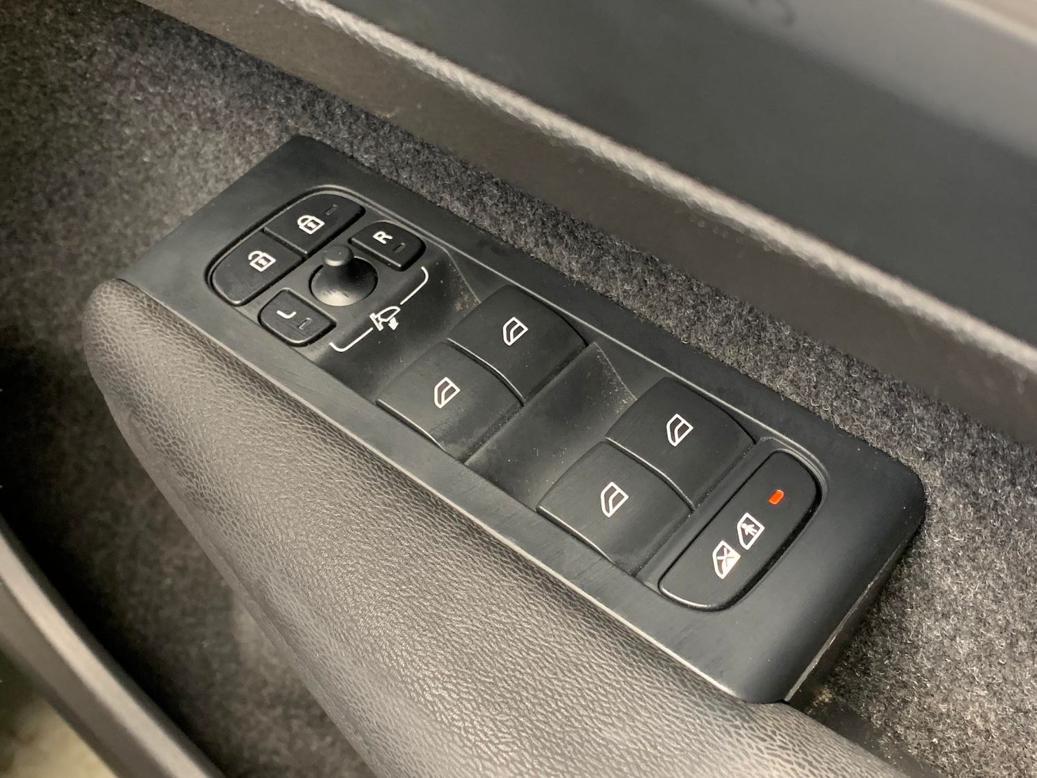 Used Volvo XC40 2022 for sale - 76707031: Photo 14