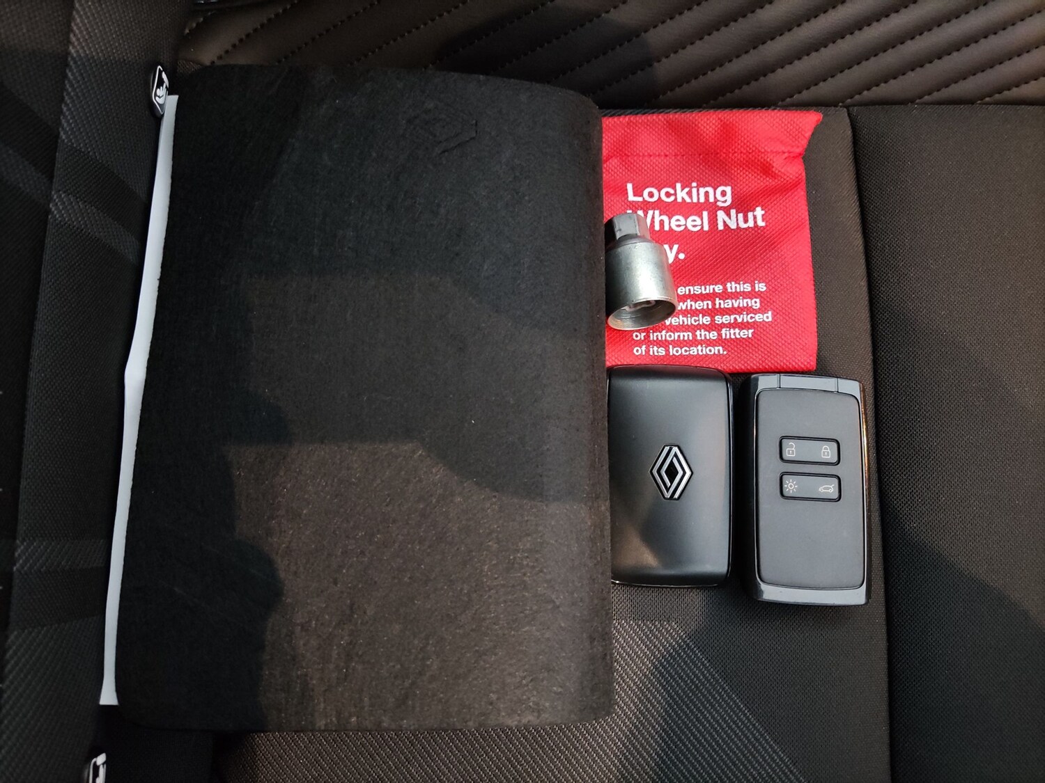 Used Renault Clio 2024 for sale - 78166784: Photo 37