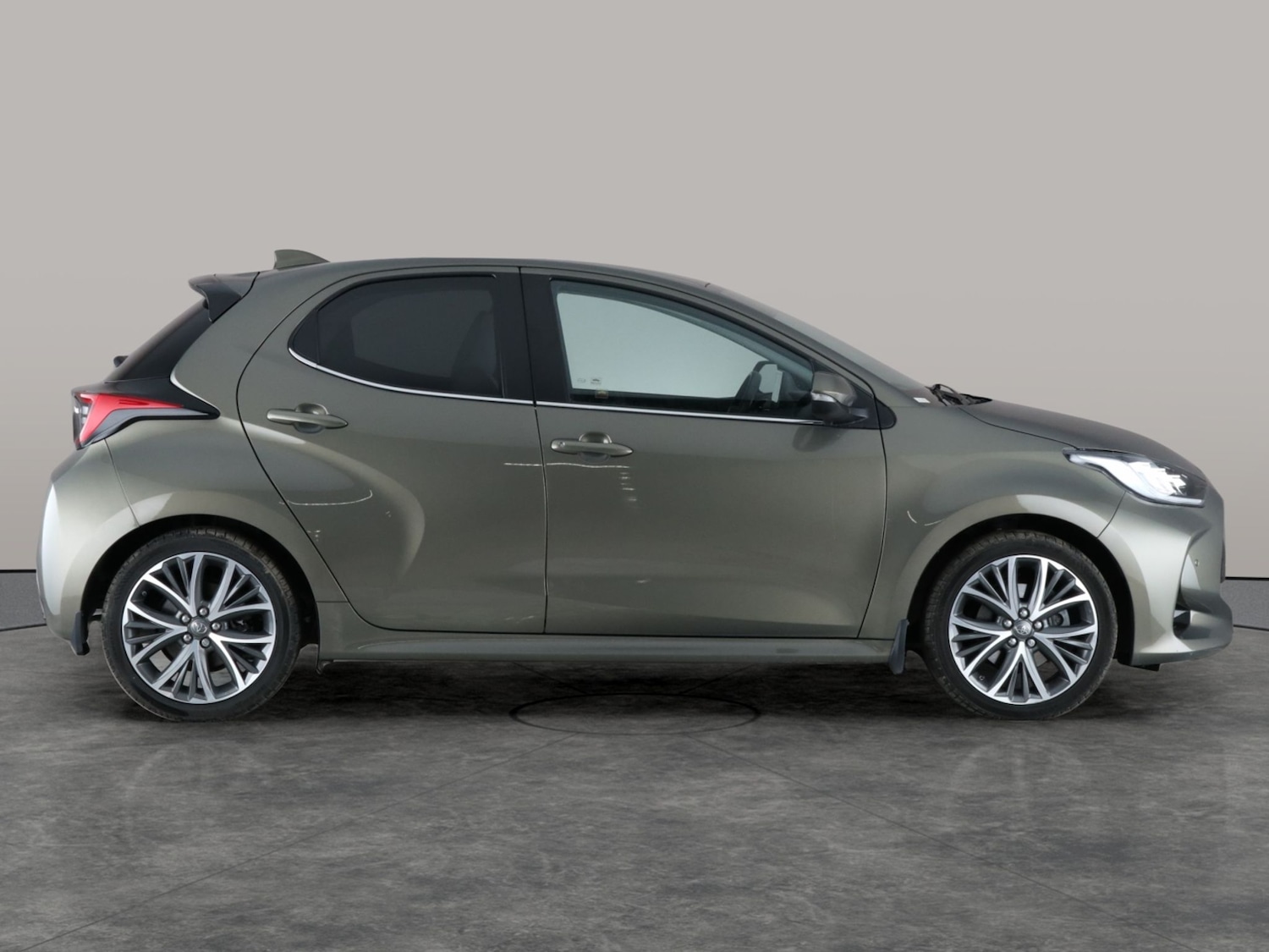 Used Toyota Yaris 2022 for sale - 76980513: Photo 9