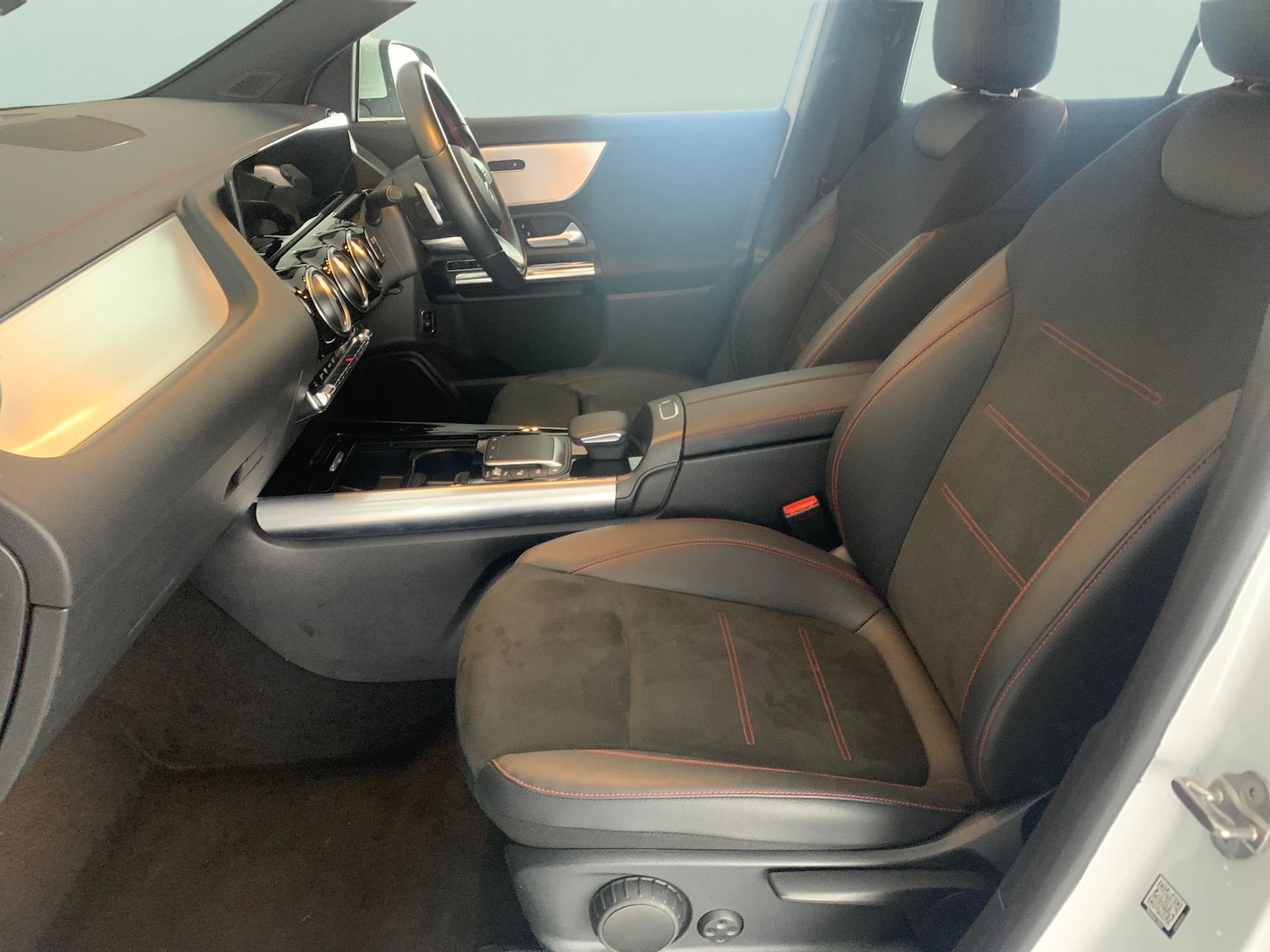 Used Mercedes-Benz EQA 2021 for sale - 76773825: Photo 4