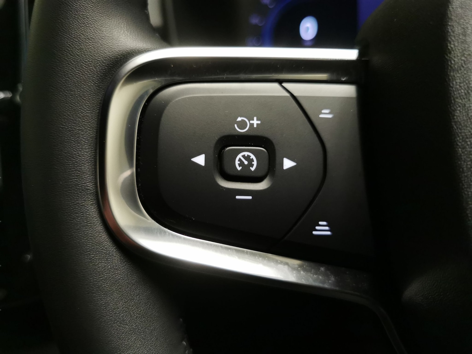 Used Volvo XC40 2023 for sale - 77241264: Photo 19