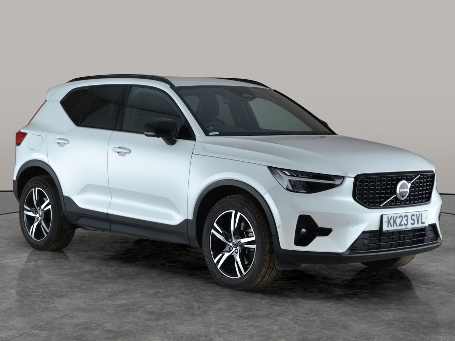 Used Volvo XC40 2023 for sale - 77241264: Photo 8