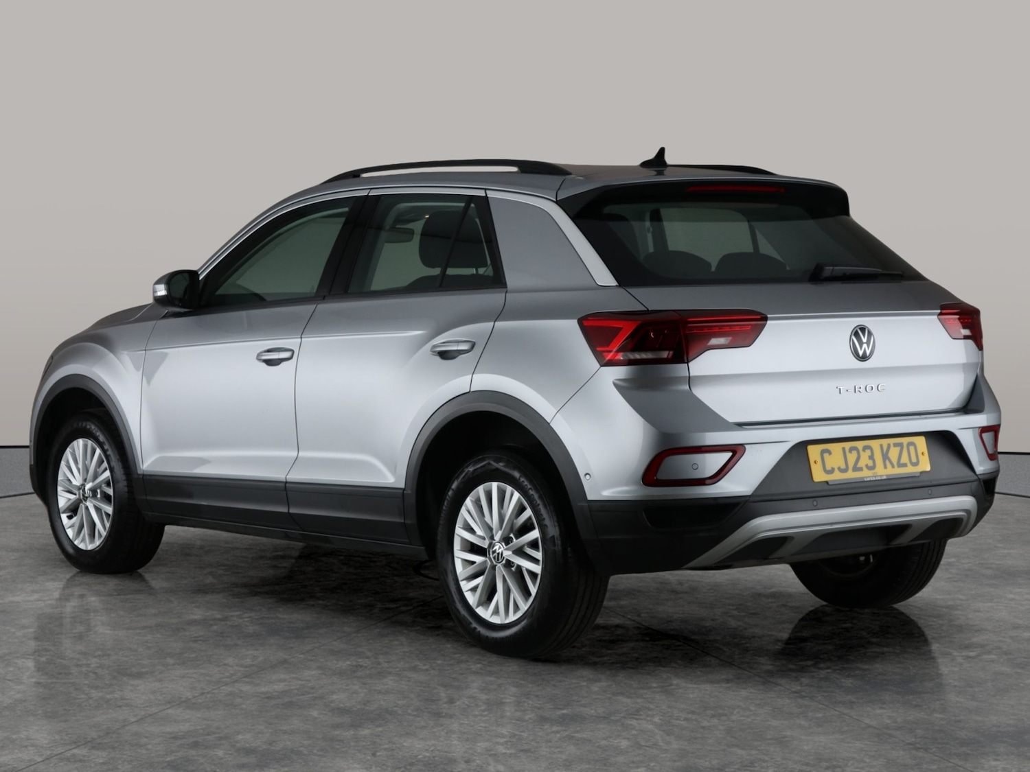 Used Volkswagen T-Roc 2023 for sale - 77043493: Photo 11