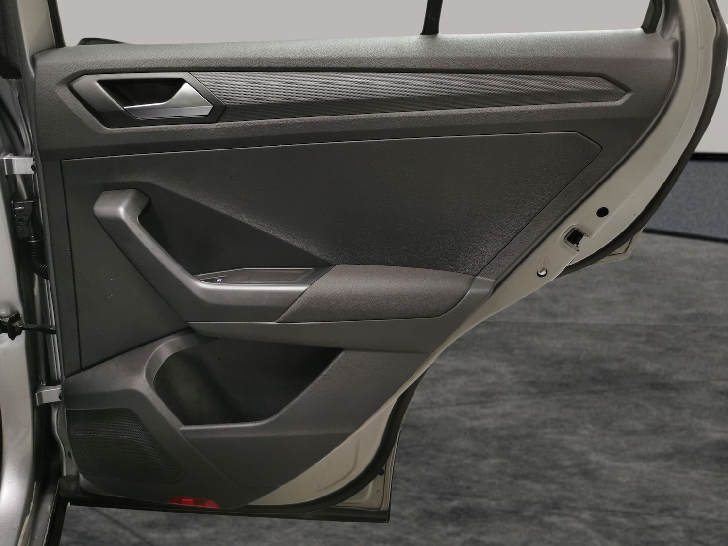 Used Volkswagen T-Roc 2023 for sale - 77043493: Photo 23