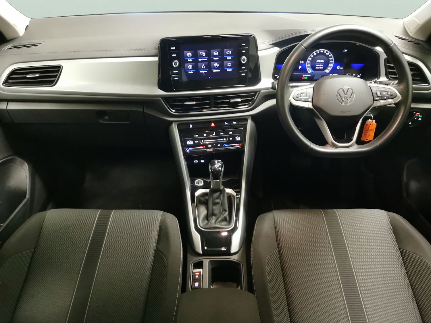 Used Volkswagen T-Roc 2023 for sale - 77043493: Photo 6