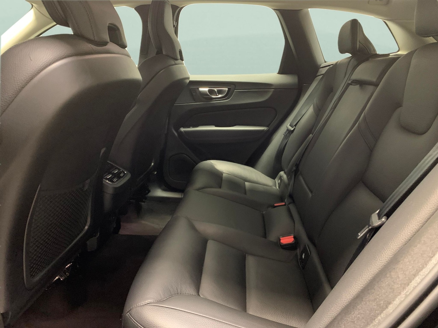 Used Volvo XC60 2023 for sale - 76717809: Photo 25