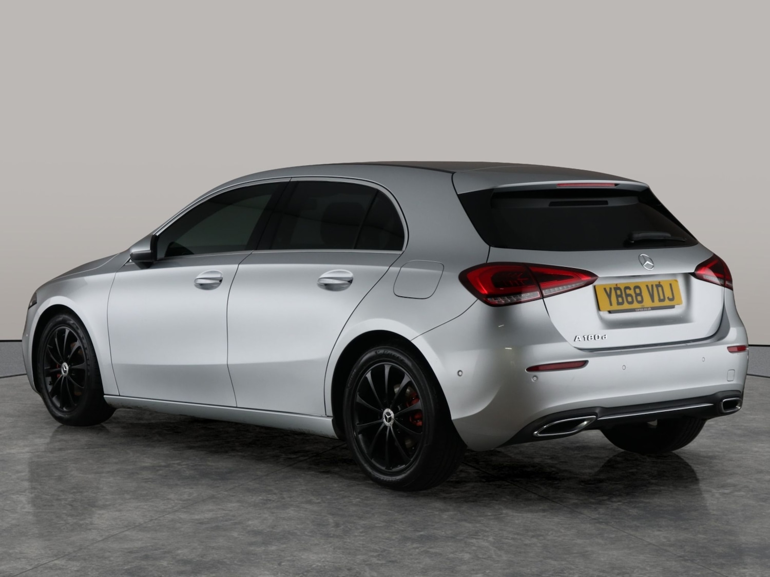 Used Mercedes-Benz A-Class 2018 for sale - 76518373: Photo 11