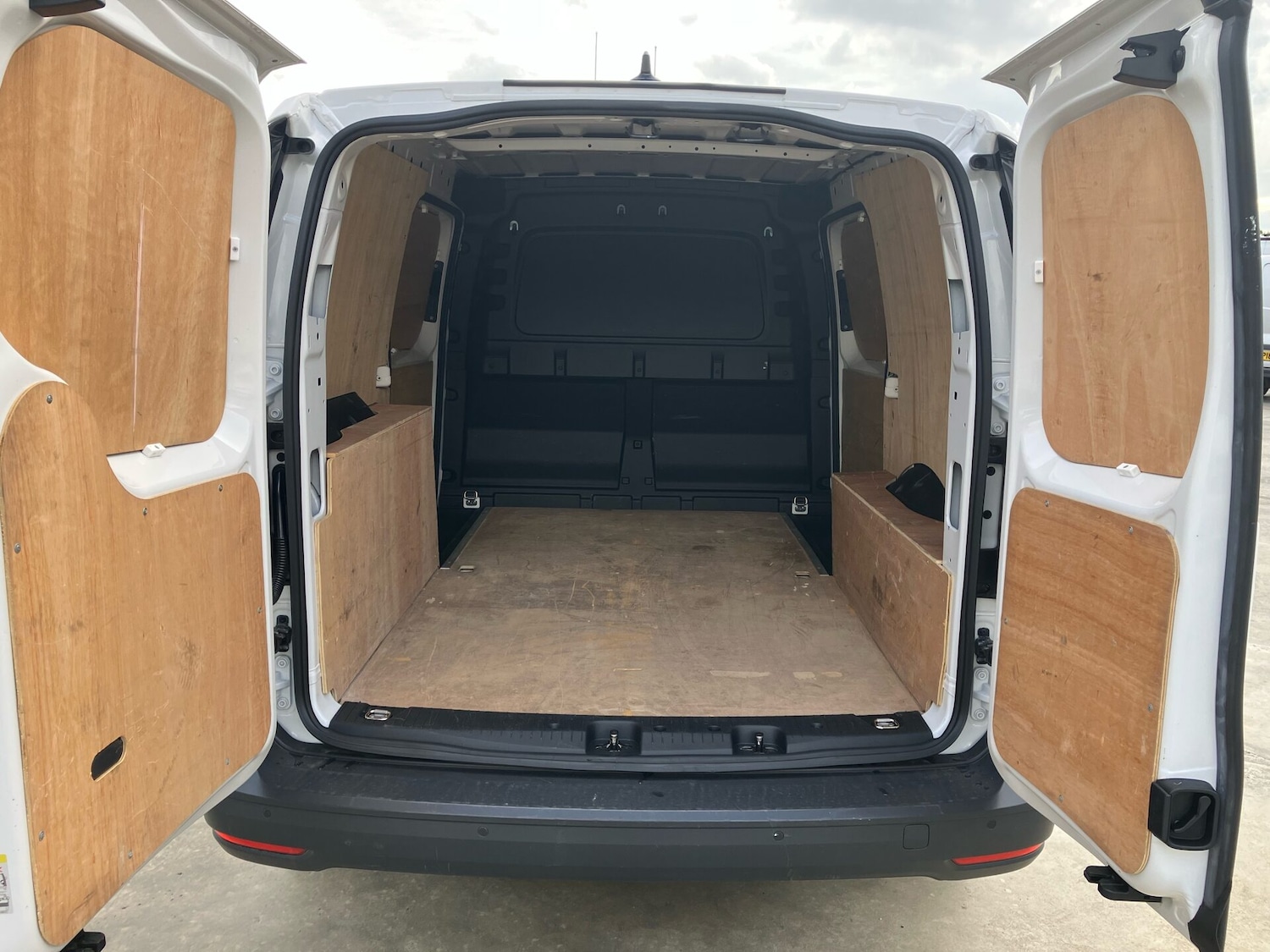 Used Volkswagen Caddy Maxi 2021 for sale - 76436306: Photo 8