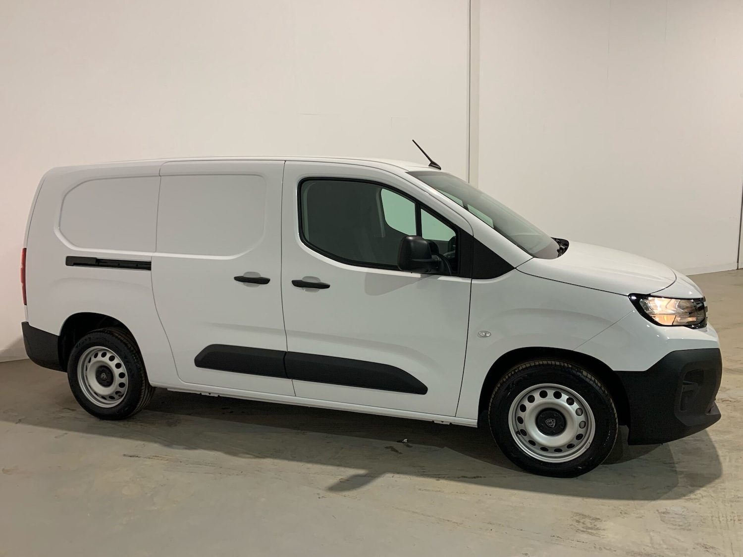Used Peugeot Partner 2025 for sale - 76267847: Photo 3