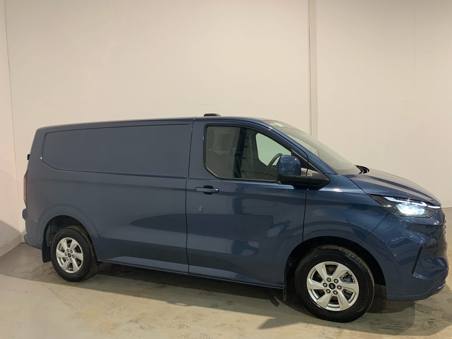 Used Ford Transit Custom 2024 for sale - 77391798: Photo 2