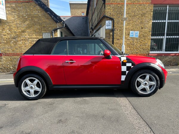 Used MINI Convertible 2009 for sale - 72824957: Photo 15