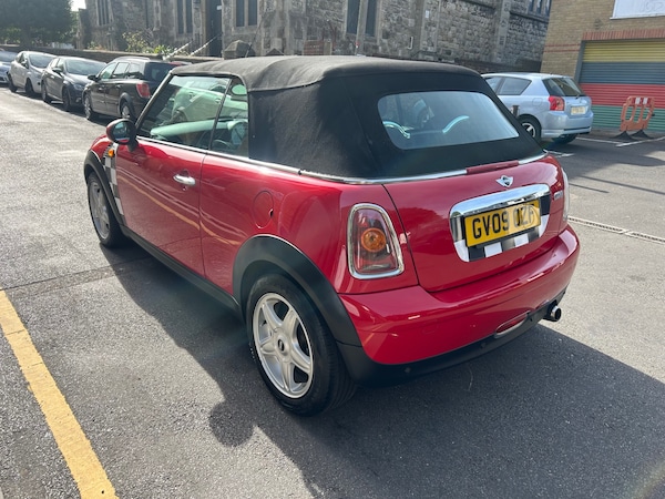 Used MINI Convertible 2009 for sale - 72824957: Photo 18