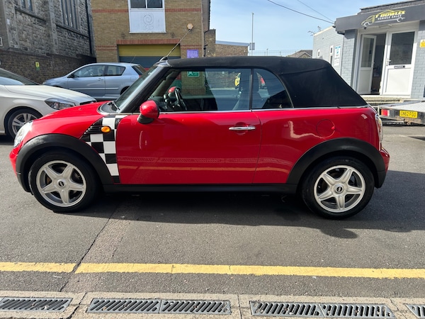 Used MINI Convertible 2009 for sale - 72824957: Photo 19