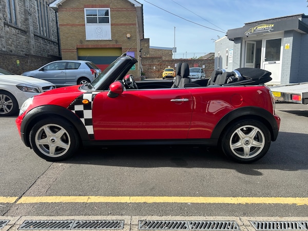 Used MINI Convertible 2009 for sale - 72824957: Photo 3