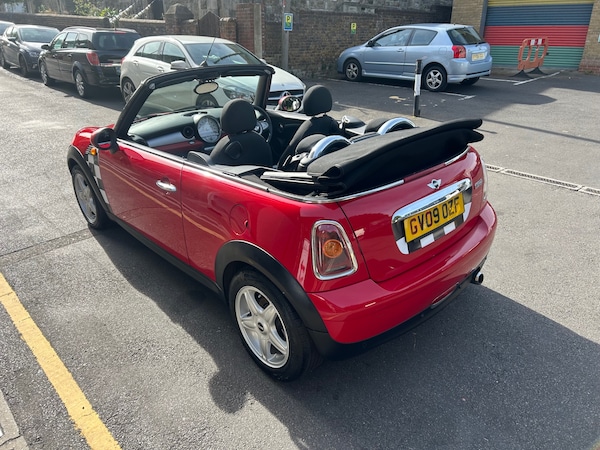 Used MINI Convertible 2009 for sale - 72824957: Photo 4