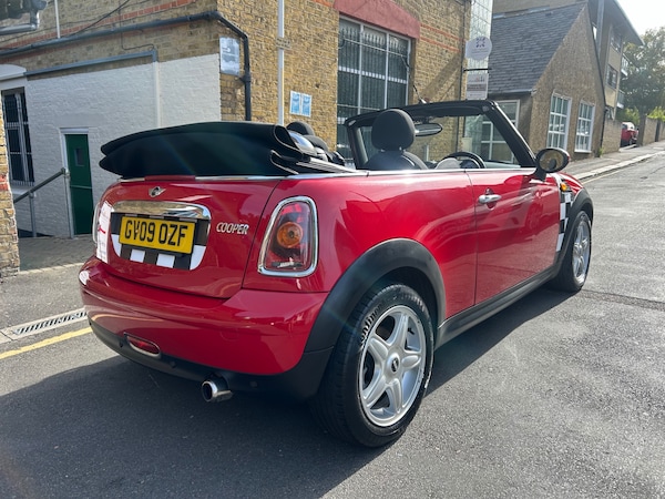 Used MINI Convertible 2009 for sale - 72824957: Photo 8