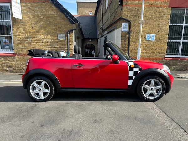 Used MINI Convertible 2009 for sale - 72824957: Photo 9