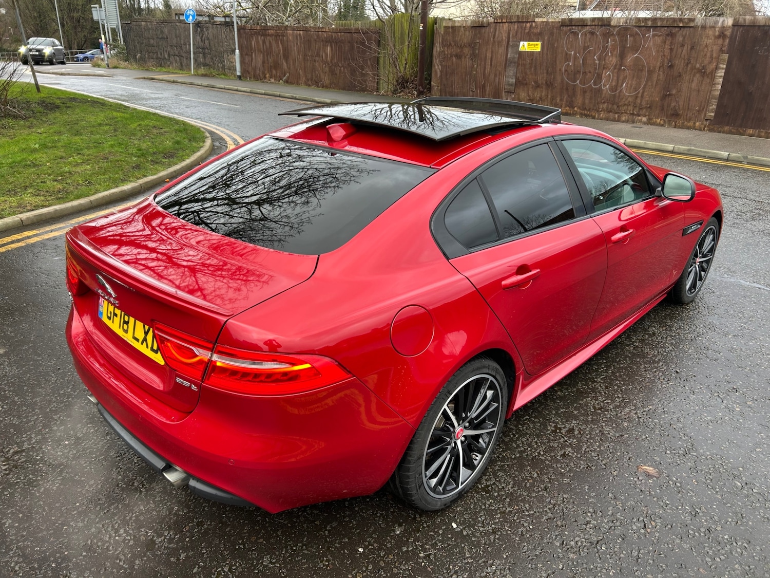 Used Jaguar XE 2018 for sale - 77508373: Photo 4