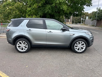 Used Land Rover Discovery Sport 2015 for sale - 75700377: Photo