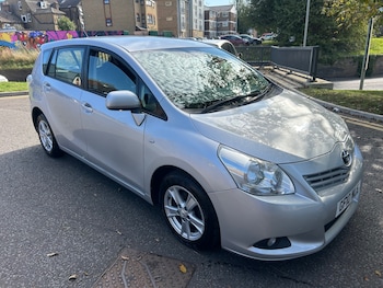 Used Toyota Verso 2010 for sale - 76096745: Photo
