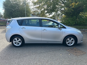 Used Toyota Verso 2010 for sale - 76096745: Photo
