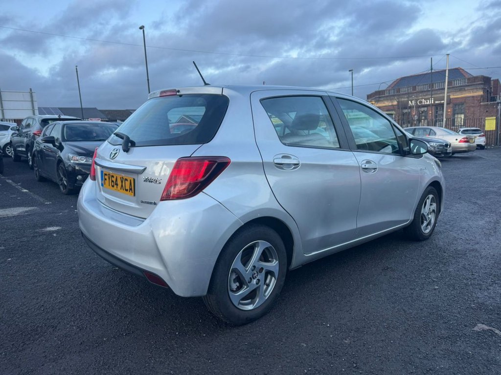 Used Toyota Yaris 2014 for sale - 77227034: Photo 2