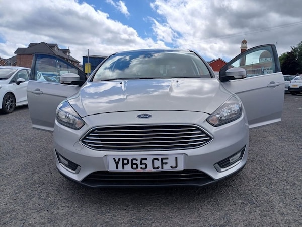 Used Ford Focus 2015 for sale - 75149662: Photo 3