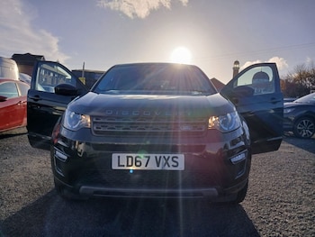 Used Land Rover Discovery Sport 2017 for sale - 76417396: Photo