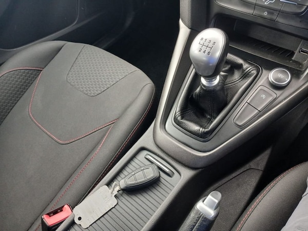 Used Ford Focus 2018 for sale - 76315698: Photo 5