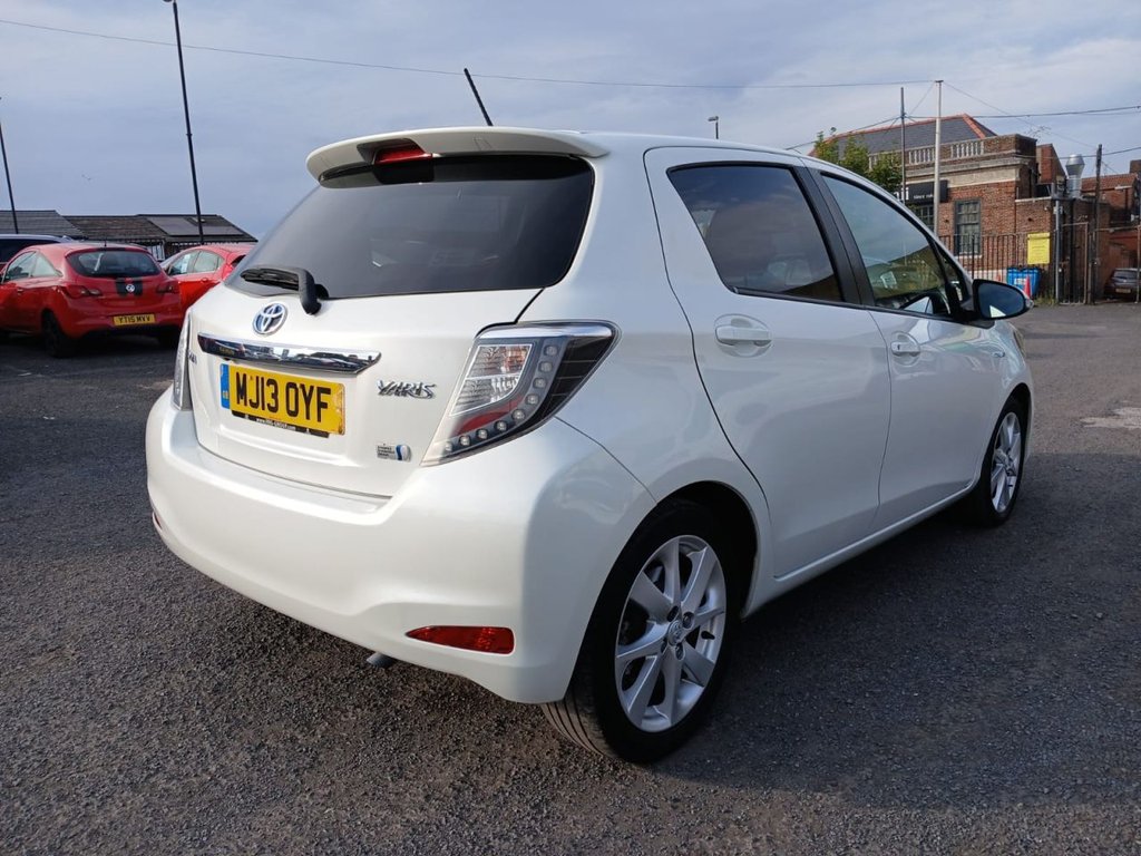 Used Toyota Yaris 2013 for sale - 77072359: Photo 2