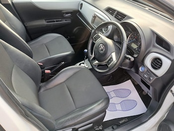 Used Toyota Yaris 2013 for sale - 77072359: Photo