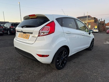 Used Ford Fiesta 2016 for sale - 76647676: Photo