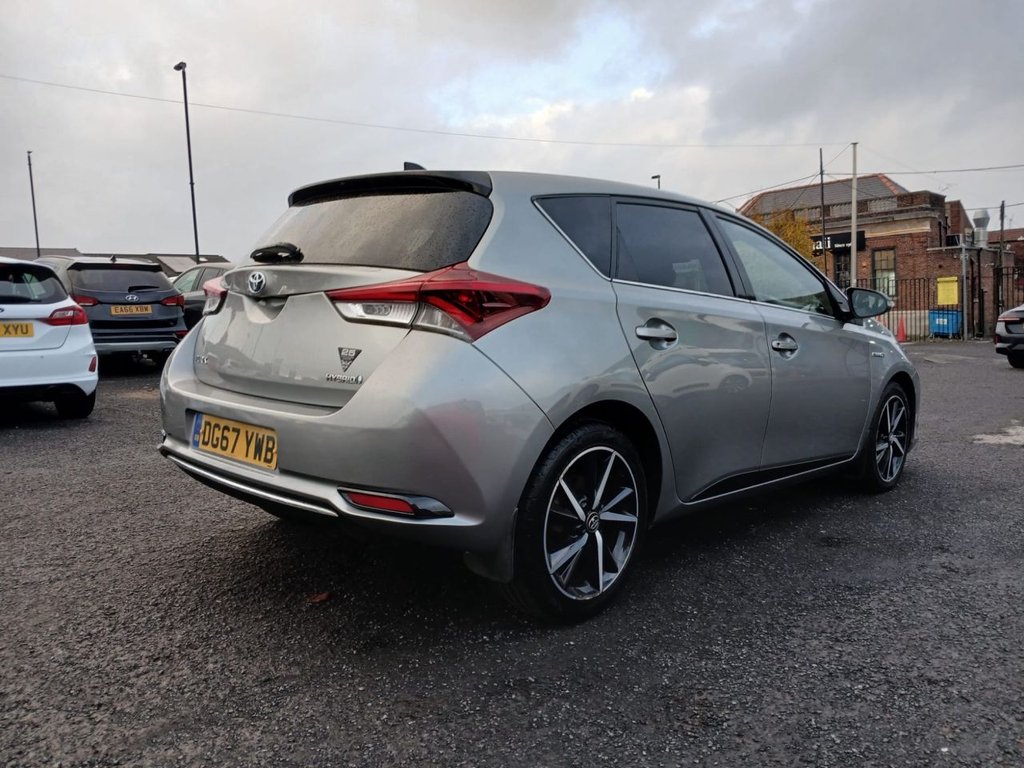 Used Toyota Auris 2017 for sale - 76396484: Photo 2