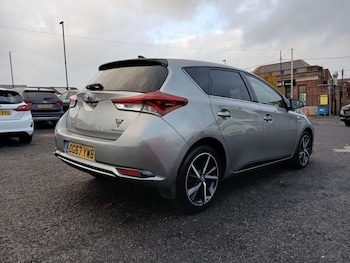 Used Toyota Auris 2017 for sale - 76396484: Photo