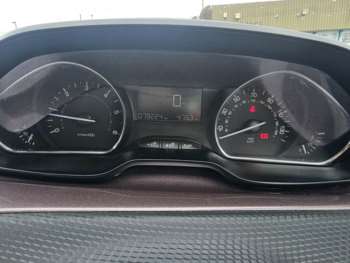 Used Peugeot 2008 2015 for sale - 74449132: Photo