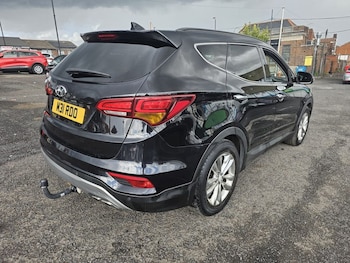 Used Hyundai Santa Fe 2016 for sale - 75947640: Photo