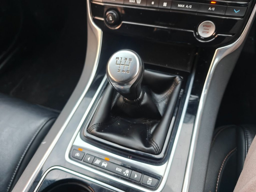 Used Jaguar XE 2015 for sale - 77050798: Photo 8