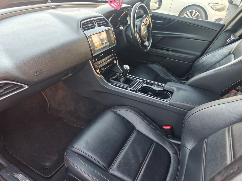 Used Jaguar XE 2015 for sale - 77050798: Photo 9