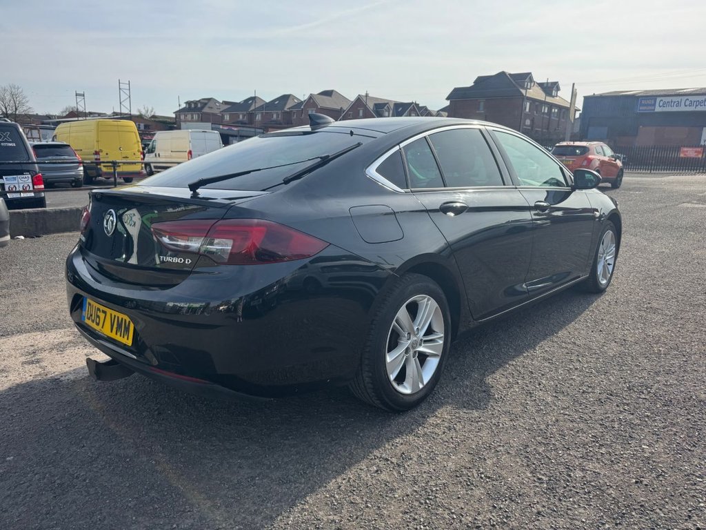 Used Vauxhall Insignia 2017 for sale - 77953016: Photo 2