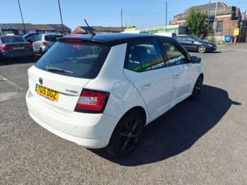 Used Skoda Fabia 2015 for sale - 75221111: Photo